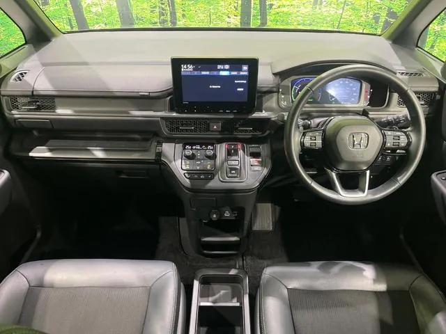 Honda Stepwgn 2024 photo 2