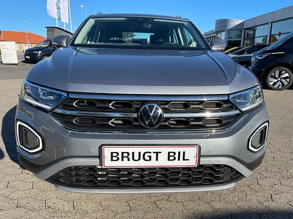 Volkswagen T-Roc 2023 photo 2