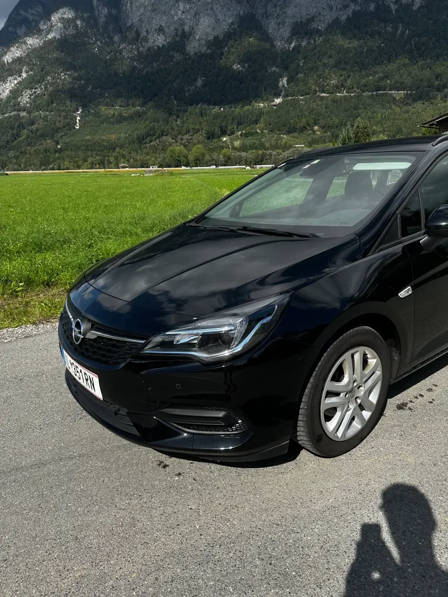 Opel Astra 2020 photo 2