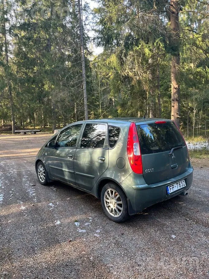 Mitsubishi Colt 2005 photo 3