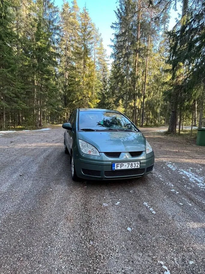 Mitsubishi Colt 2005 photo 2