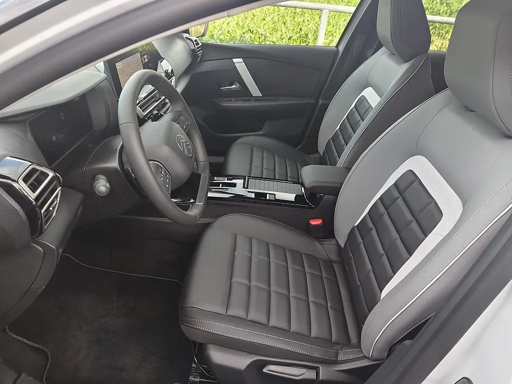 Citroen C4 2025 photo 3