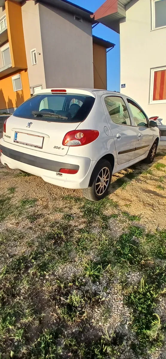 Peugeot 206 2010 photo 3