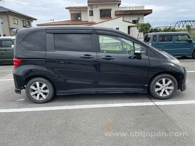 Honda Freed 2010 photo 5