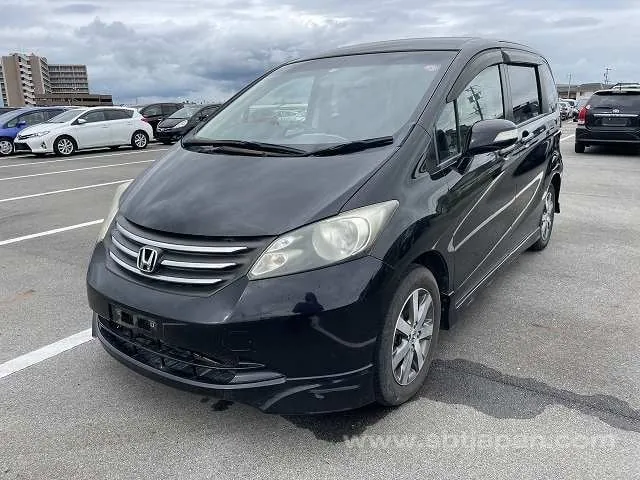 Honda Freed 2010 photo 2