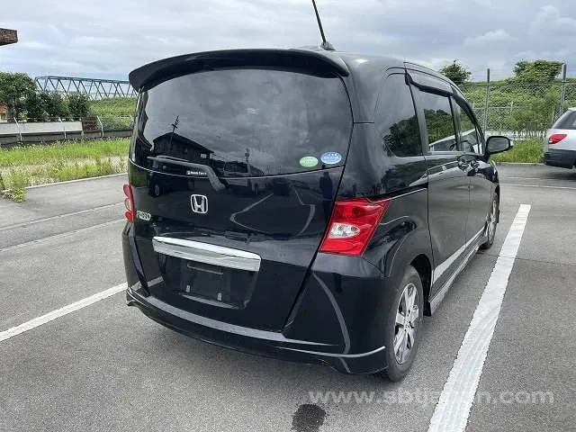 Honda Freed 2010 photo 4