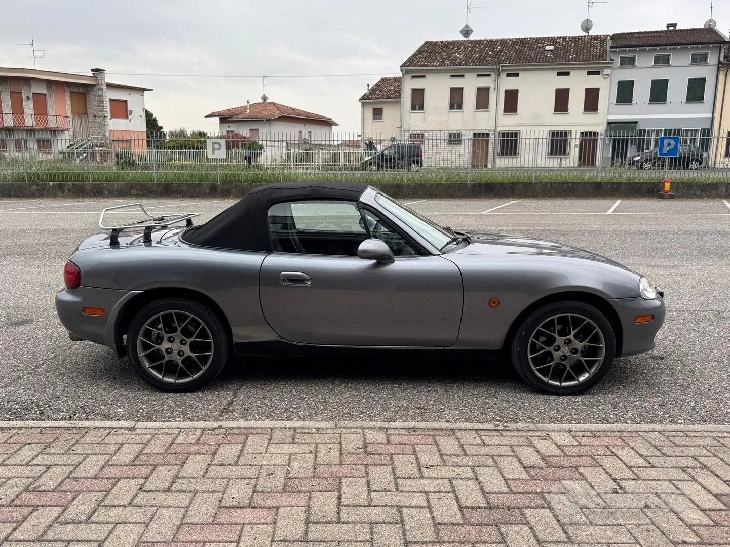 Mazda Mx-5 2004 photo 2
