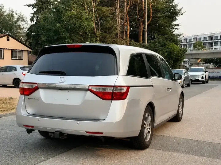 Honda Odyssey 2013 photo 5