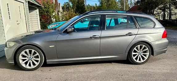 BMW 325I 2009 photo 2