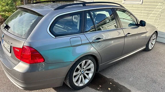 BMW 325I 2009 photo 4