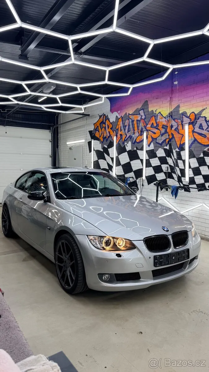 BMW 325I Coupe 2006 photo 2