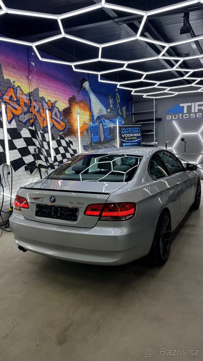 BMW 325I Coupe 2006 photo 3