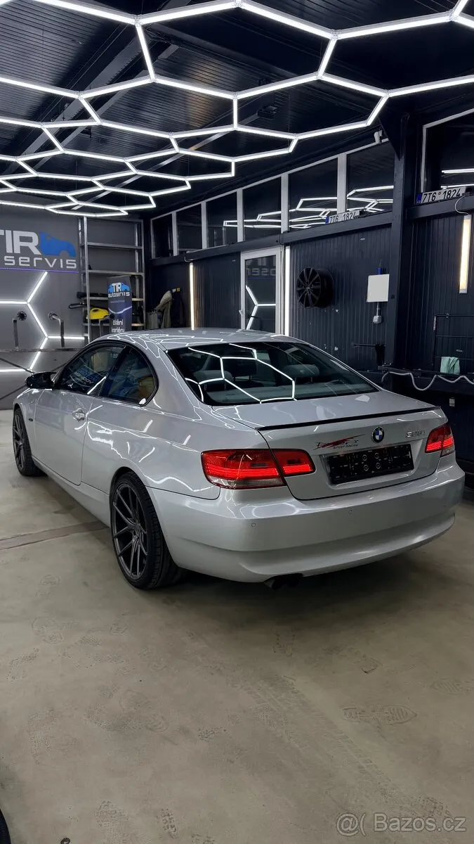 BMW 325I Coupe 2006 photo 4