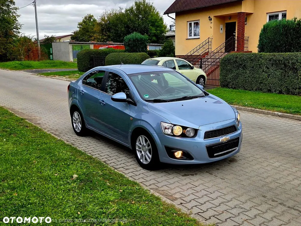 Chevrolet Aveo 2012 photo 2
