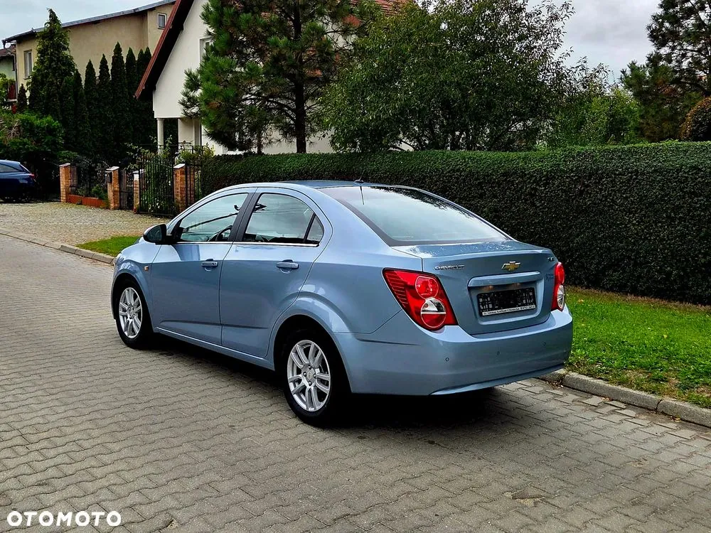Chevrolet Aveo 2012 photo 3