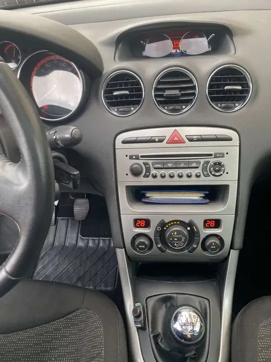 Peugeot 308 2010 photo 3