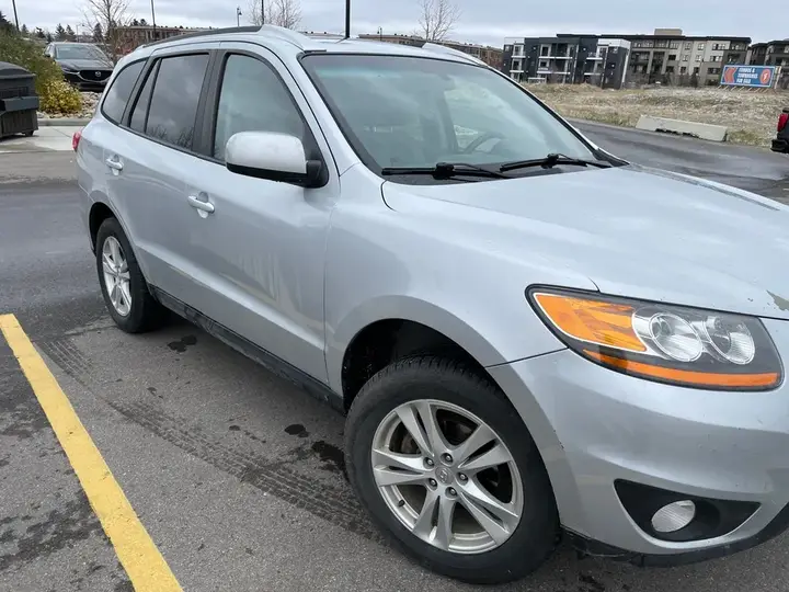 Hyundai Santa Fe 2010 photo 4