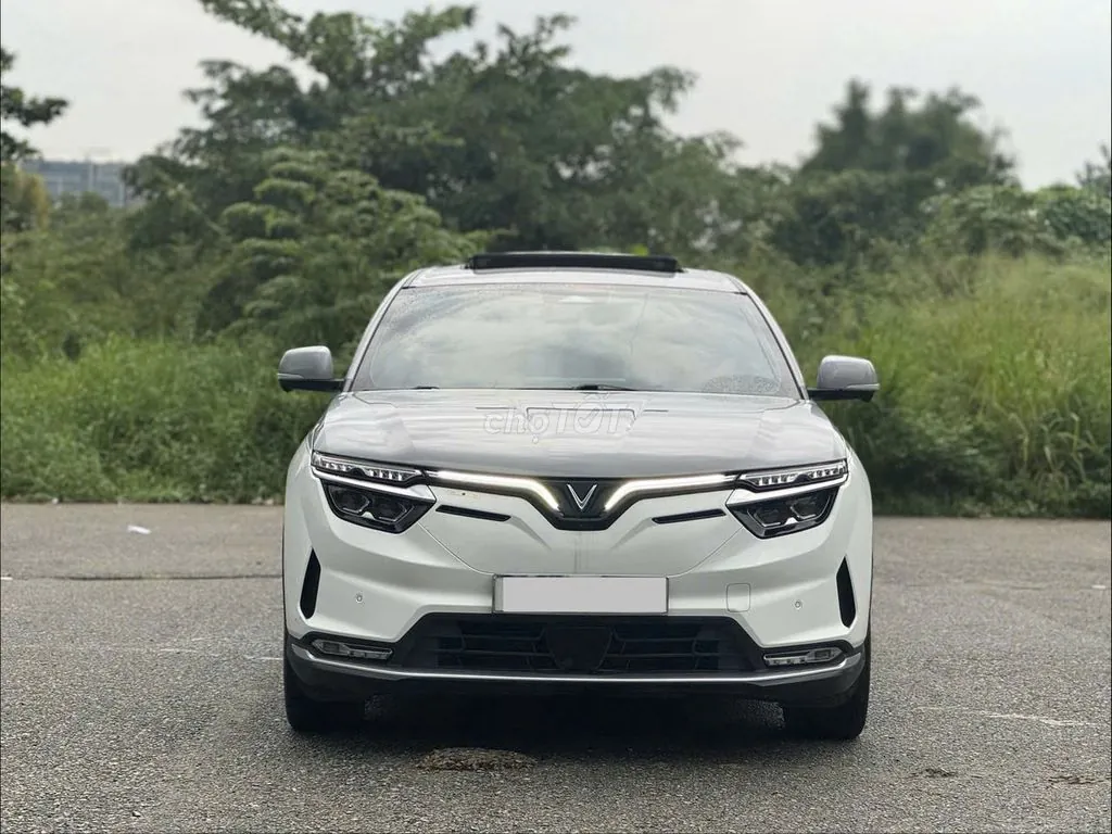 Vinfast Vf8