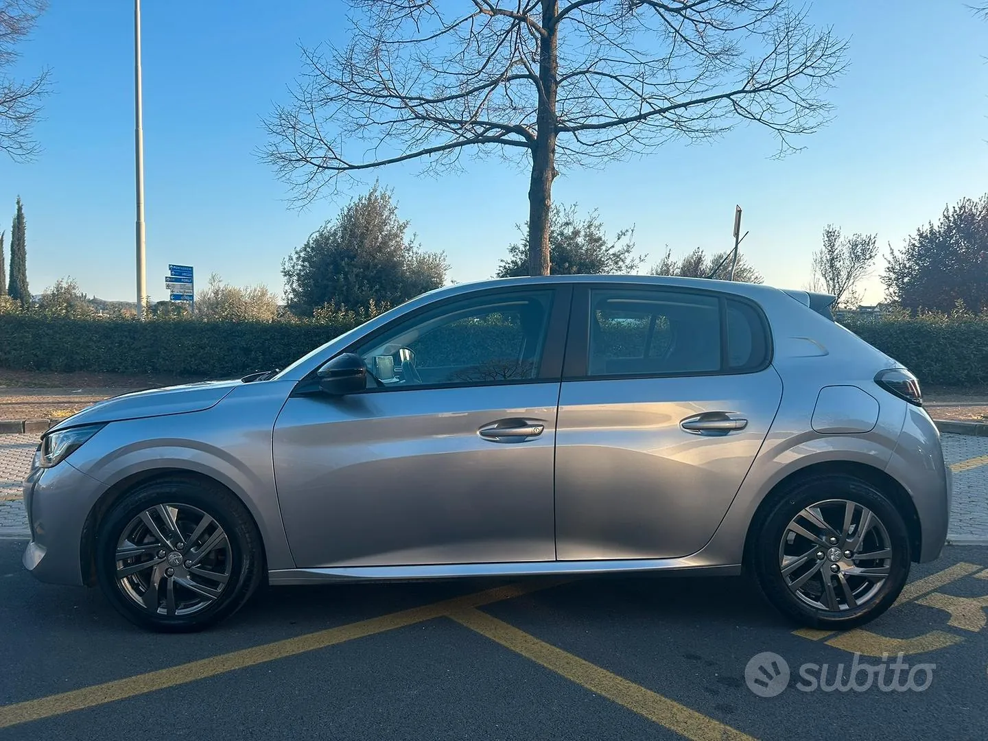 Peugeot 208 2022 photo 3