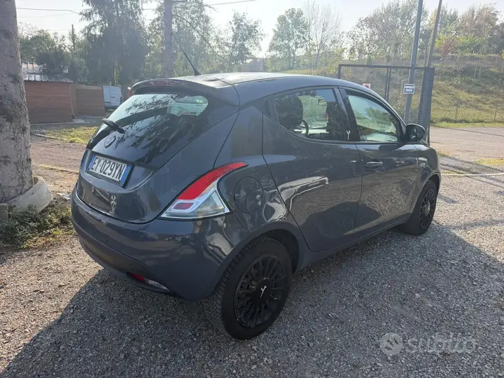 Lancia Ypsilon 2015 photo 3