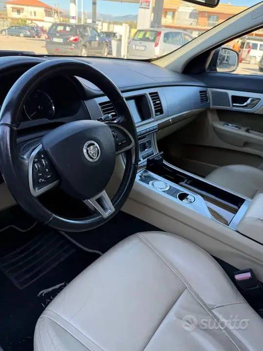 Jaguar Xf 2012 photo 5