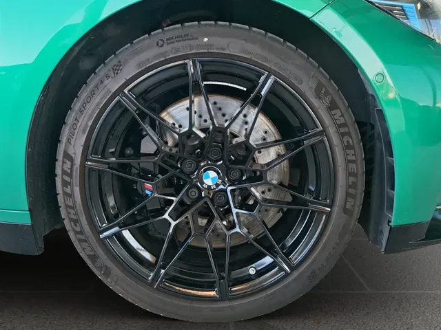 BMW M3 2024 photo 4