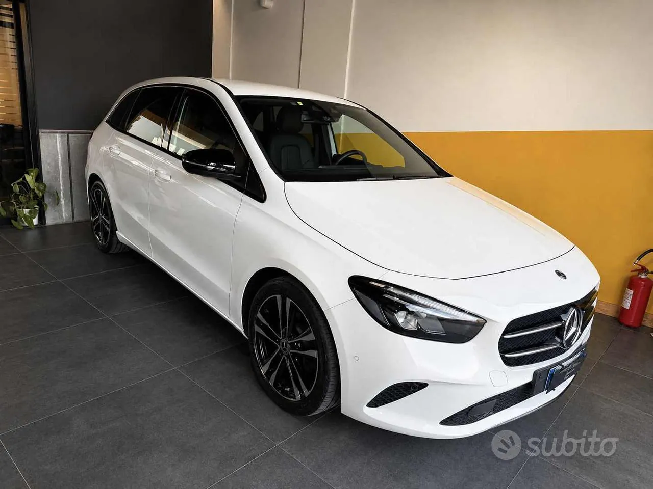 Mercedes-Benz B 180 2019 photo 2