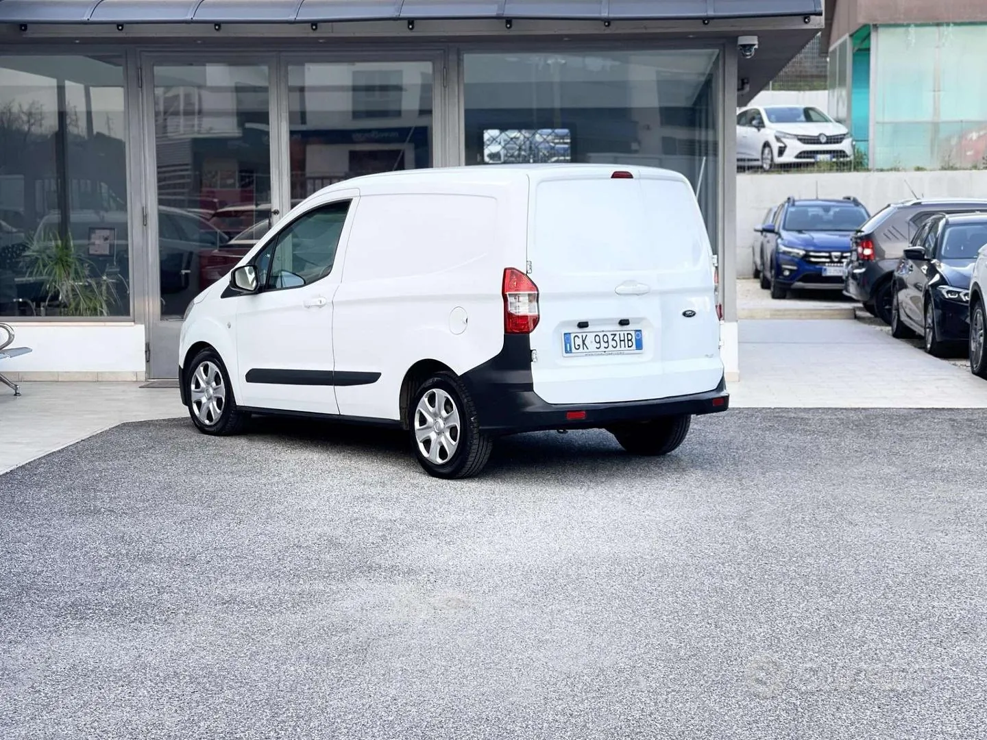 Ford Transit Courier 2016 photo 4