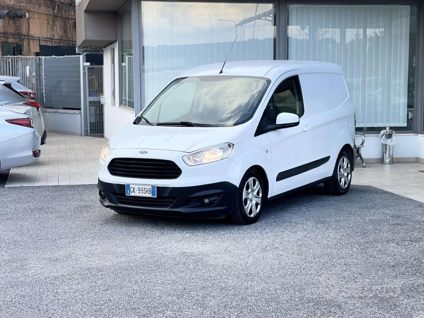 Ford Transit Courier 2016 photo 3