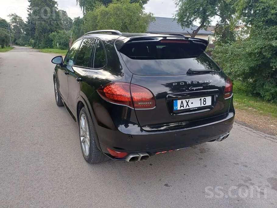 Porsche Cayenne 2012 photo 3
