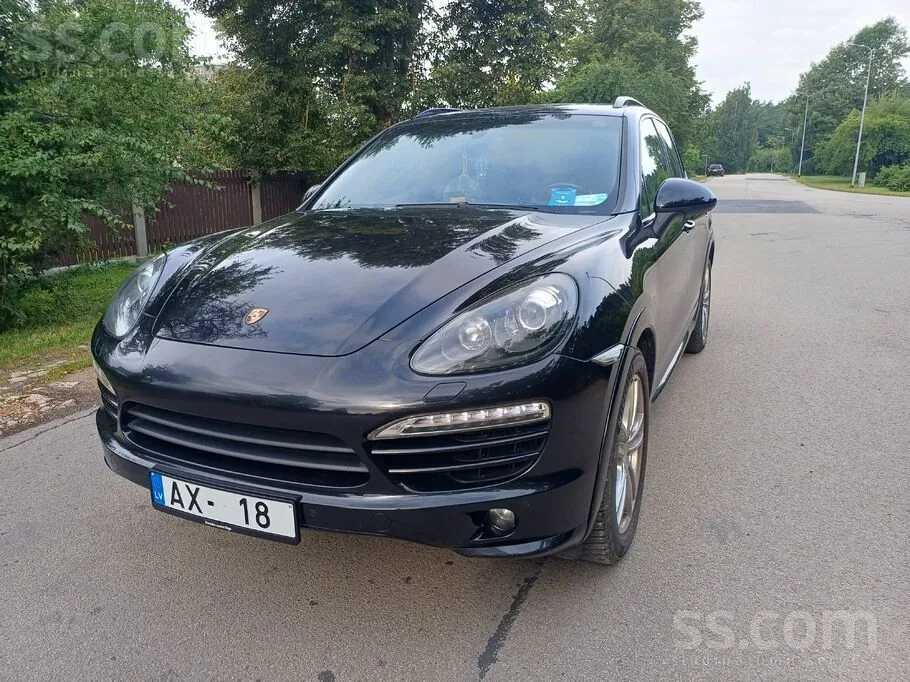 Porsche Cayenne 2012 photo 2