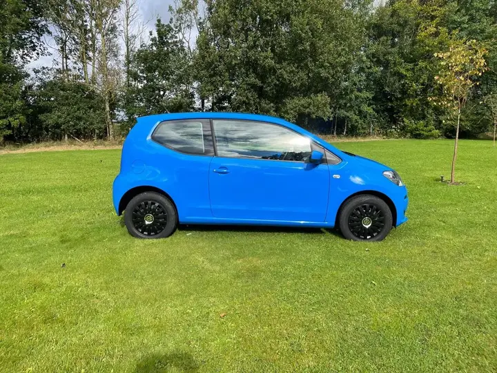 Volkswagen Up 2015 photo 4