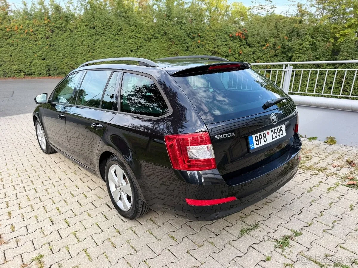 Skoda Octavia 2023 photo 2
