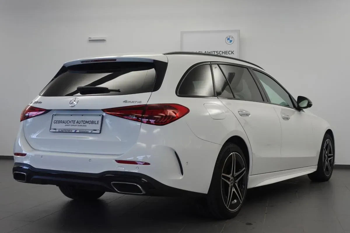 Mercedes-Benz C-Class 2024 photo 3