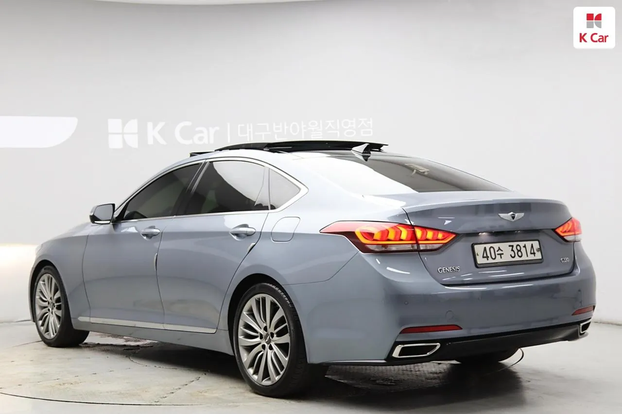 Hyundai Genesis Dh 2016 photo 2