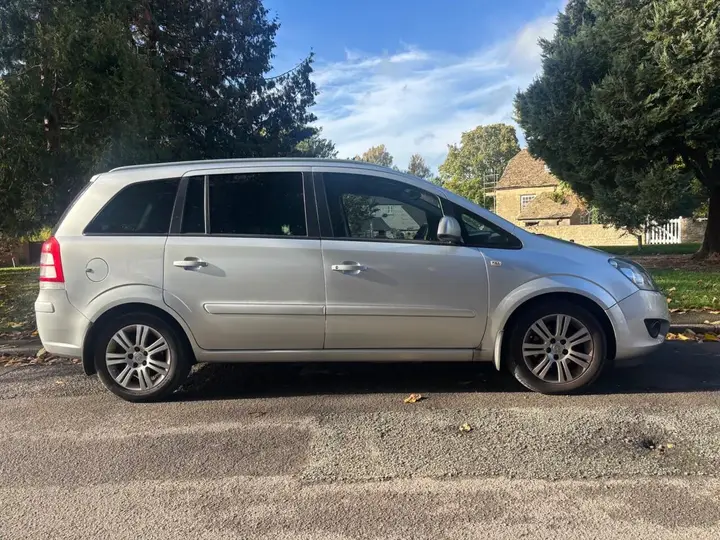 Vauxhall Zafira 2012 photo 4