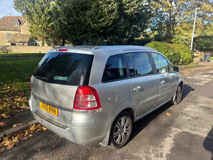Vauxhall Zafira 2012 photo 5