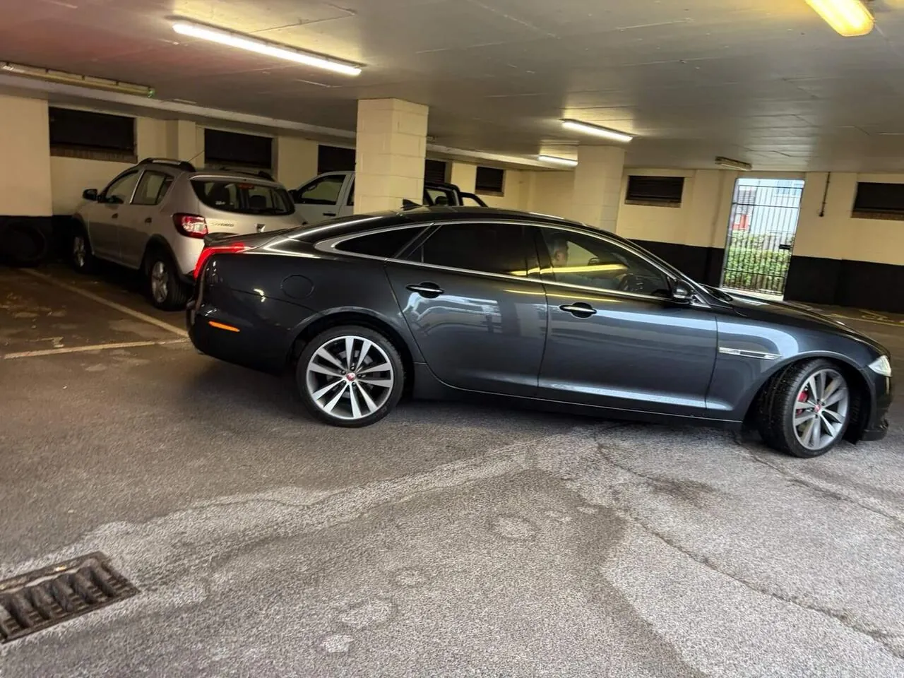 Jaguar Xj 2014 photo 2