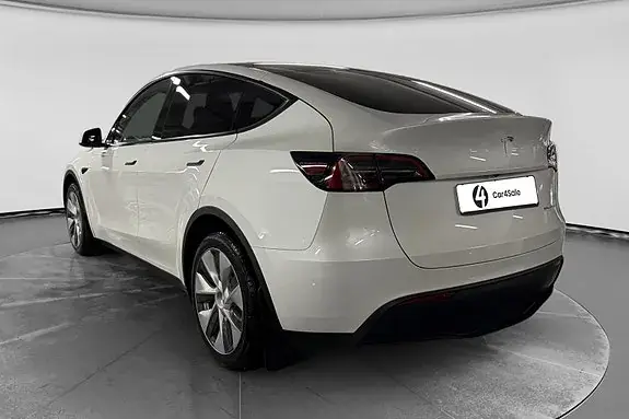 Tesla Model Y 2024 photo 3