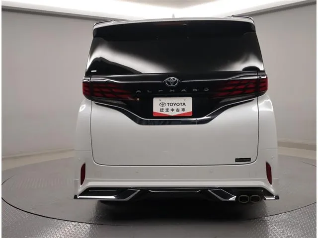 Toyota Alphard 2023 photo 4