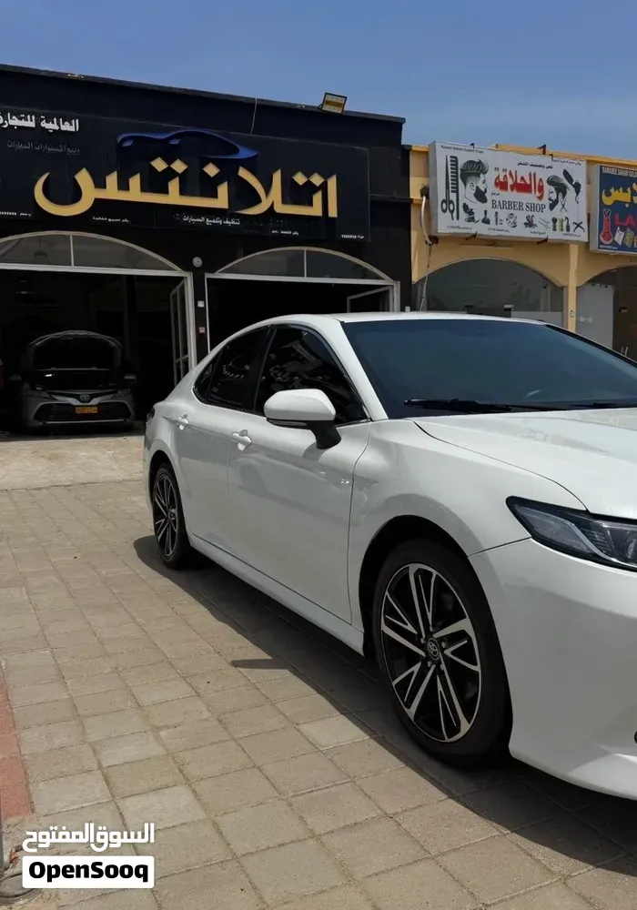 Toyota Camry 2020 photo 2