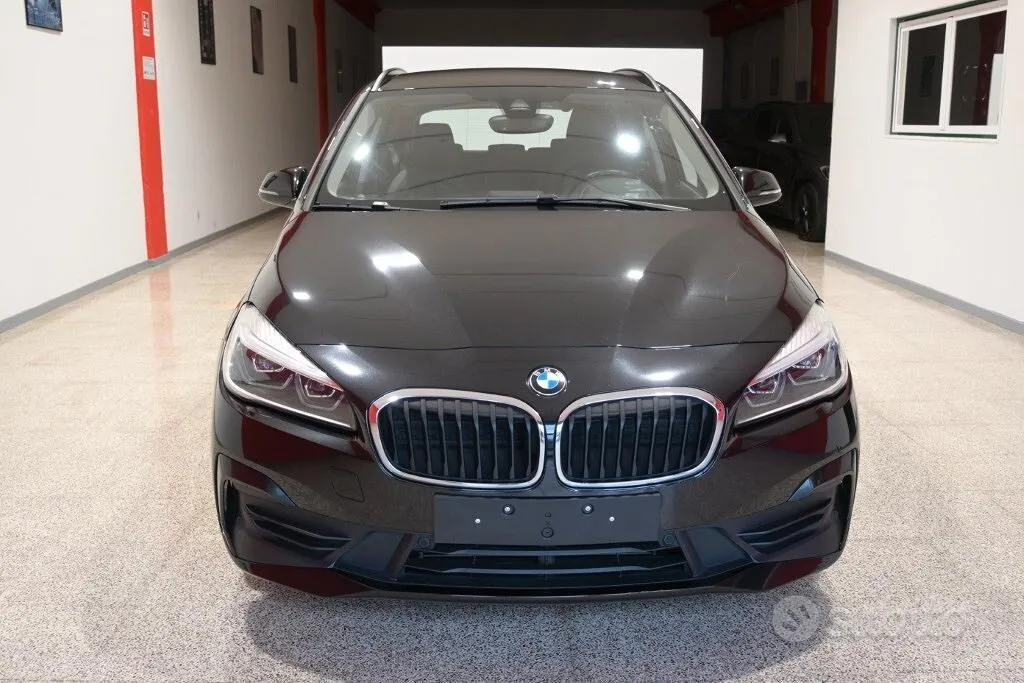 BMW 216D Active Tourer 2021 photo 2