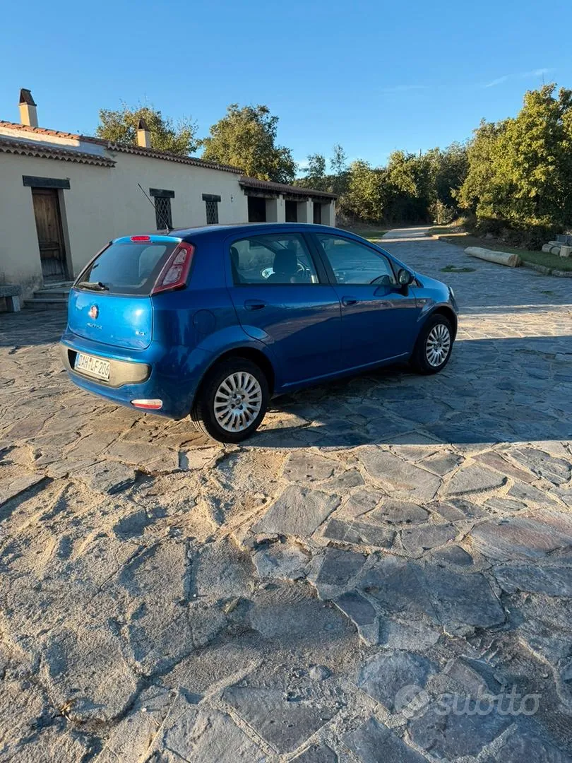 Fiat Punto Evo 2011 photo 3