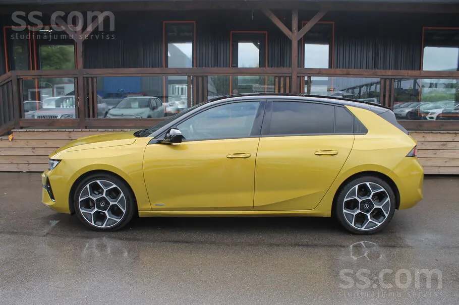 Opel Astra 2022 photo 2