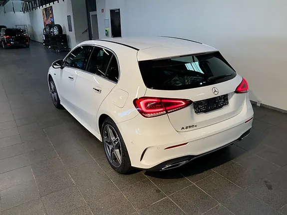Mercedes-Benz A250 E 2021 photo 5
