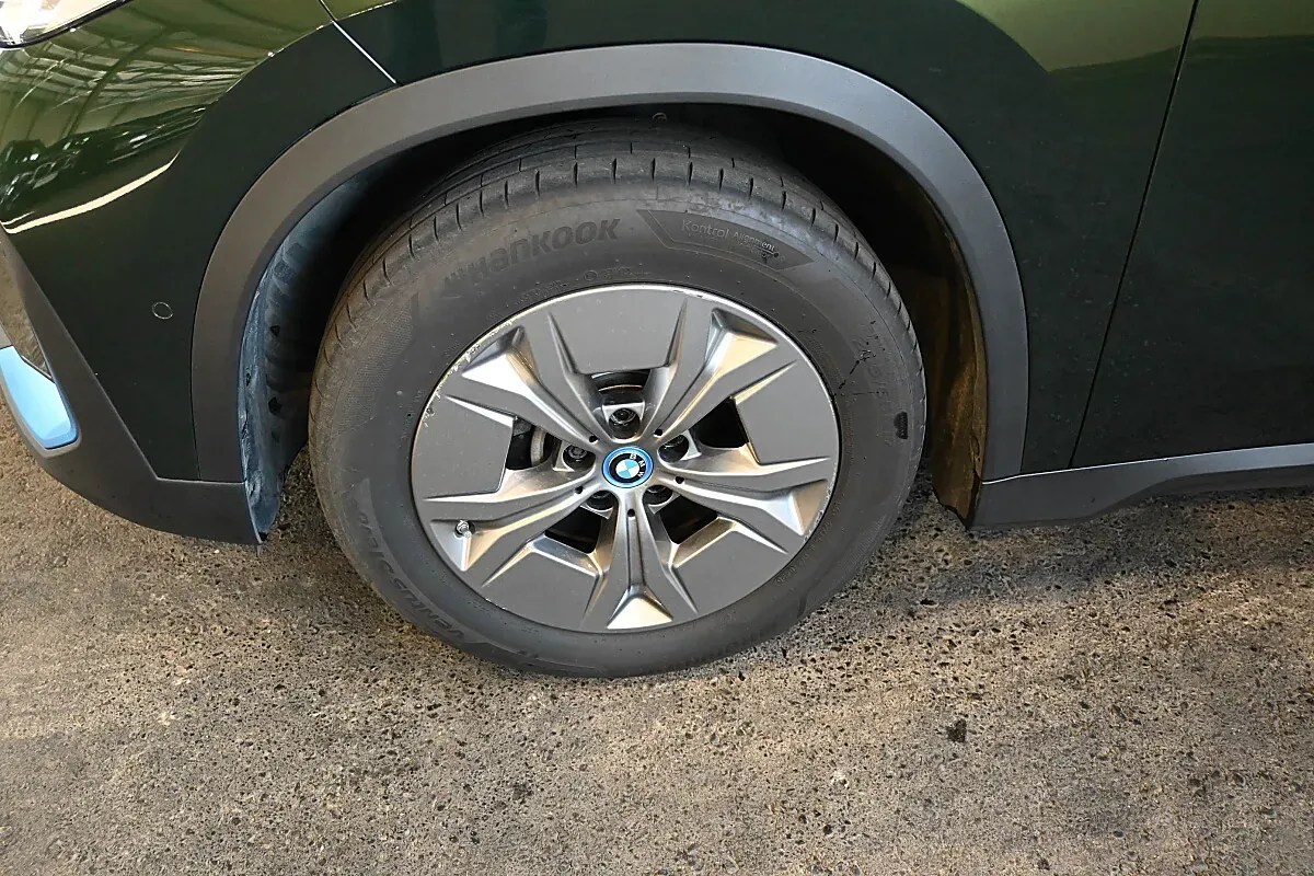 BMW Ix1 2023 photo 2