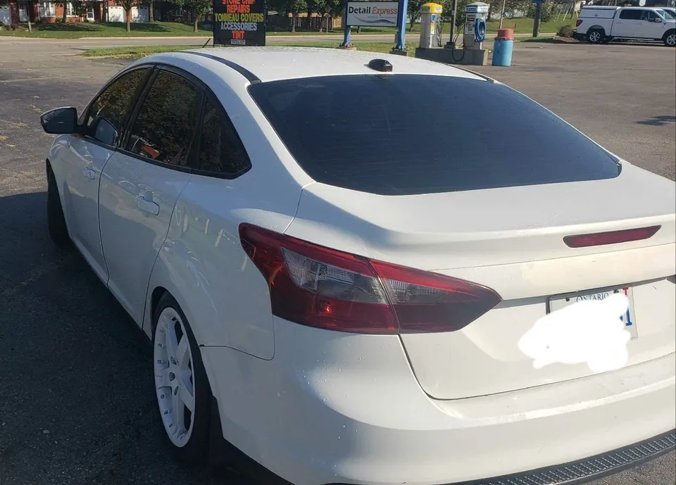 Ford Focus 2013 photo 2