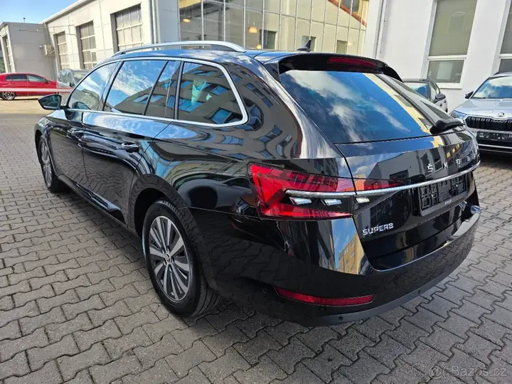 Skoda Superb 2022 photo 3