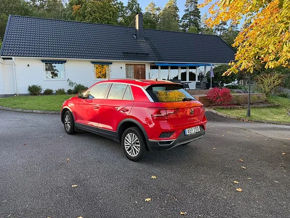 Volkswagen T-Roc 2021 photo 2