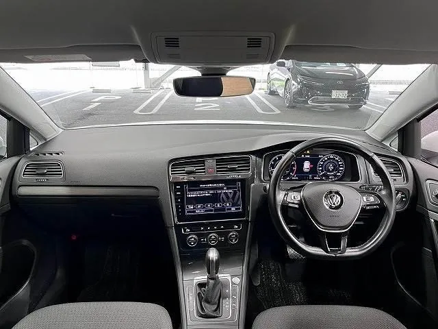 Volkswagen Golf photo 2